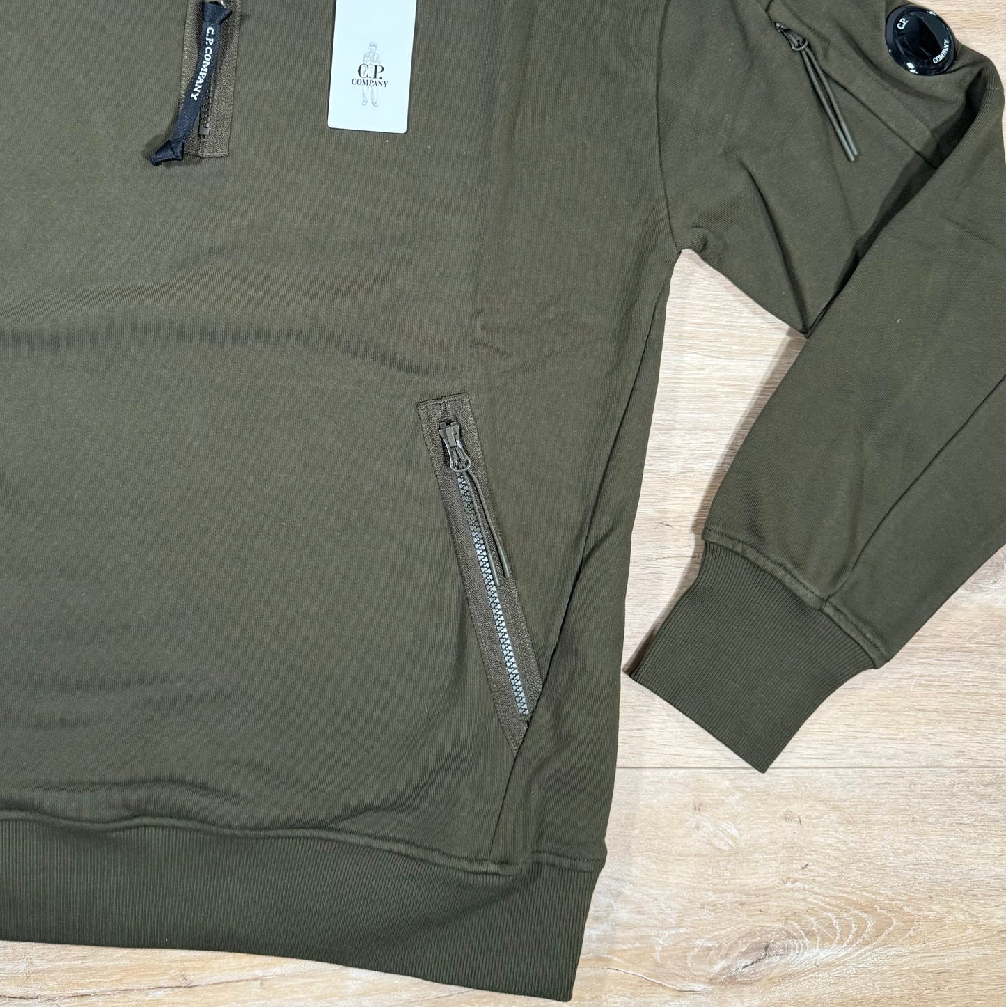 CP Company Diagonal Raised Half-Zipped Lens Sweatshirt in Ivy Green