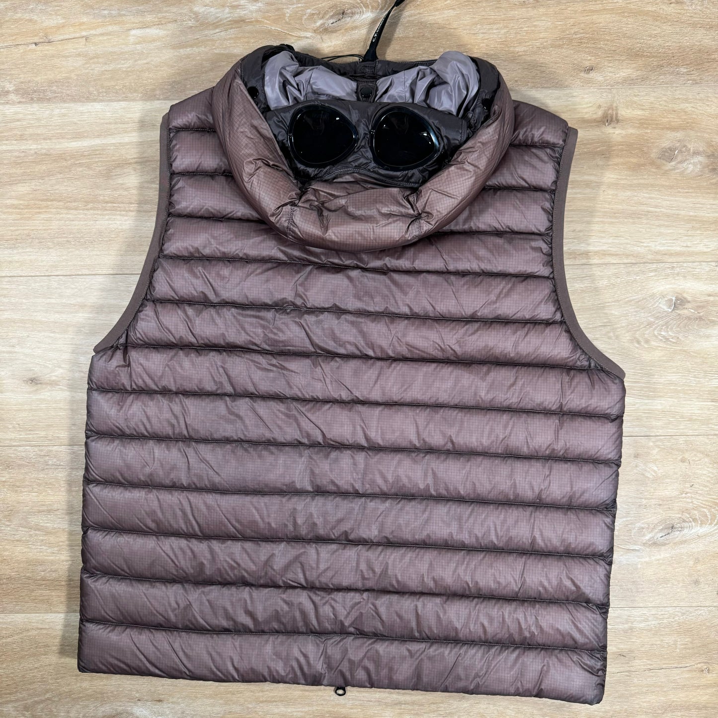 CP Company DD Shell Goggle Down Vest in Purple Dove