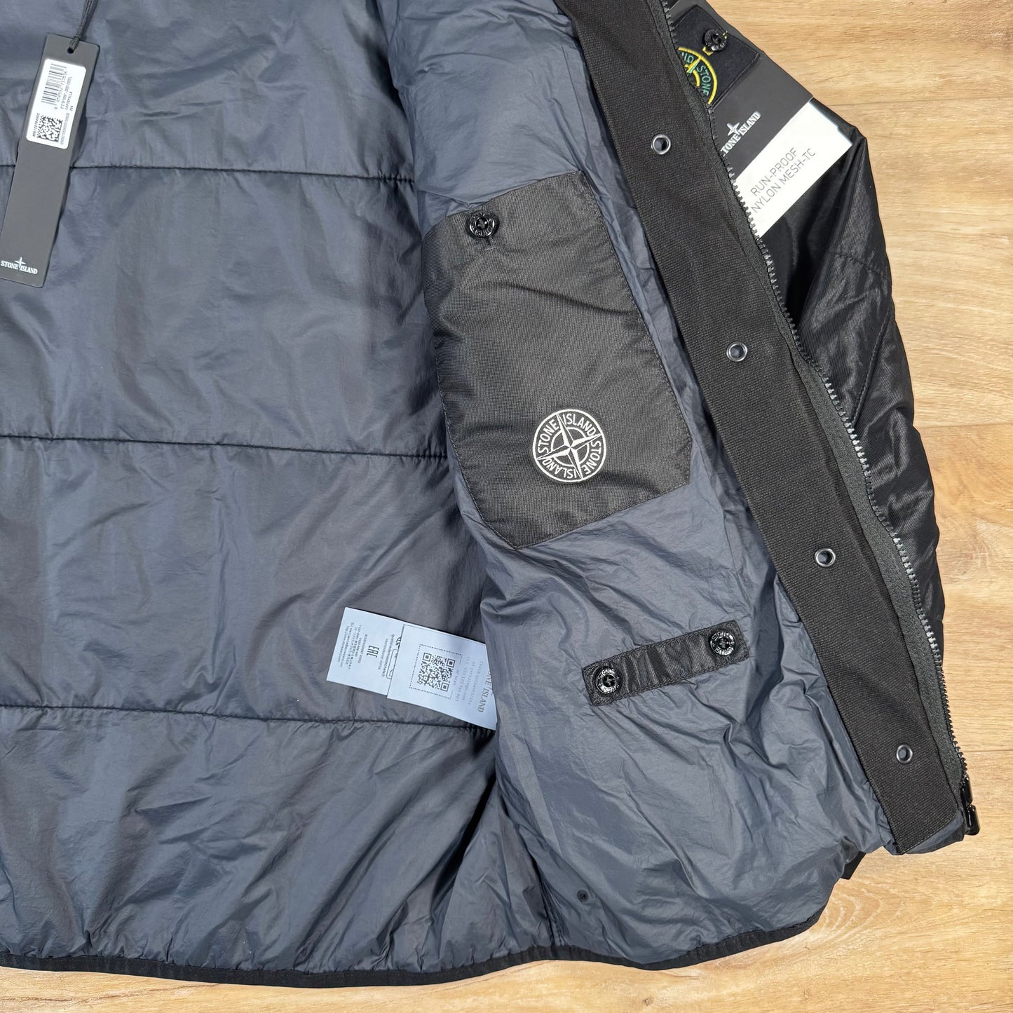 Stone Island Run-Proof Nylon Mesh-TC Reversible Jacket in Black