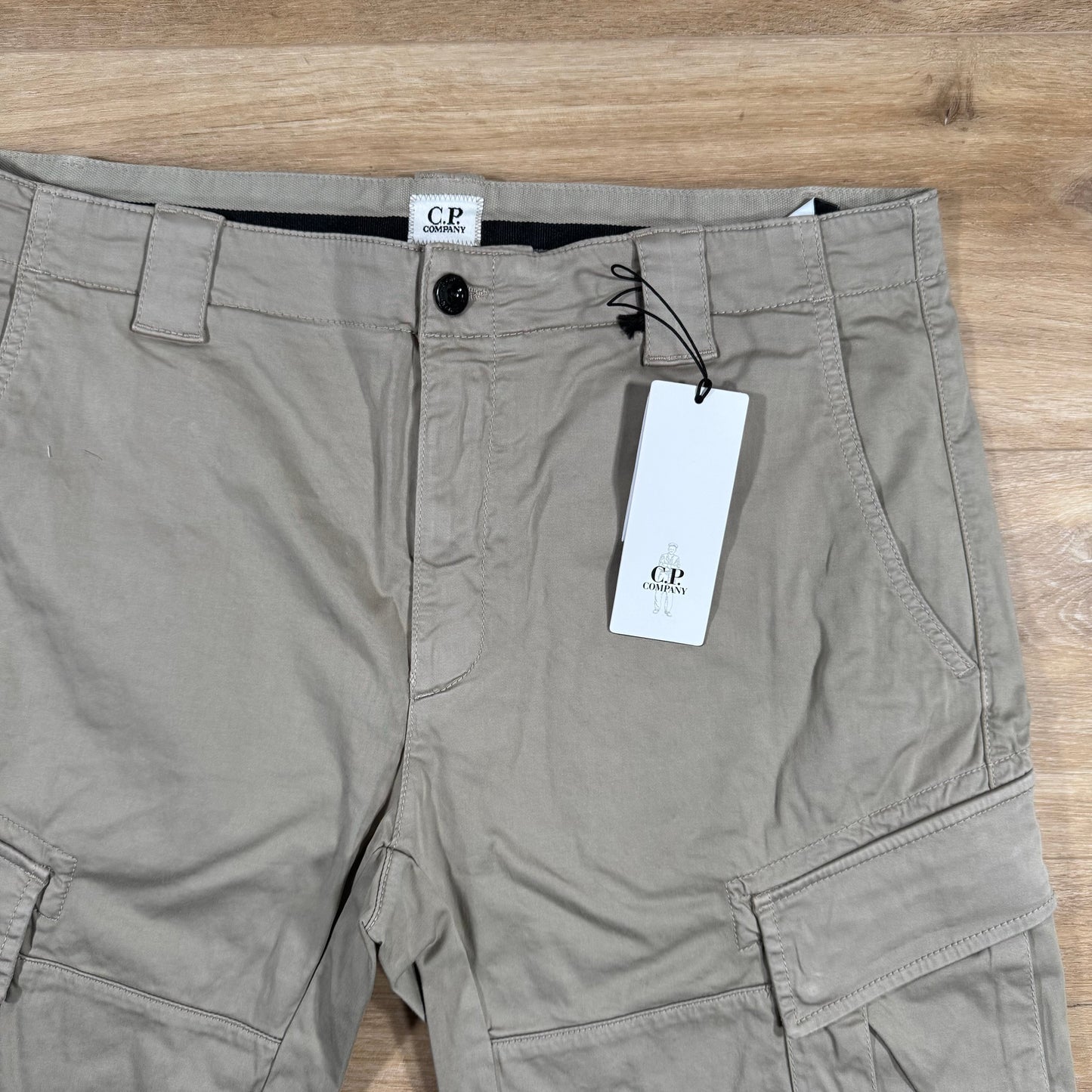 CP Company Stretch Sateen Lens Cargo Shorts in Vintage Khaki