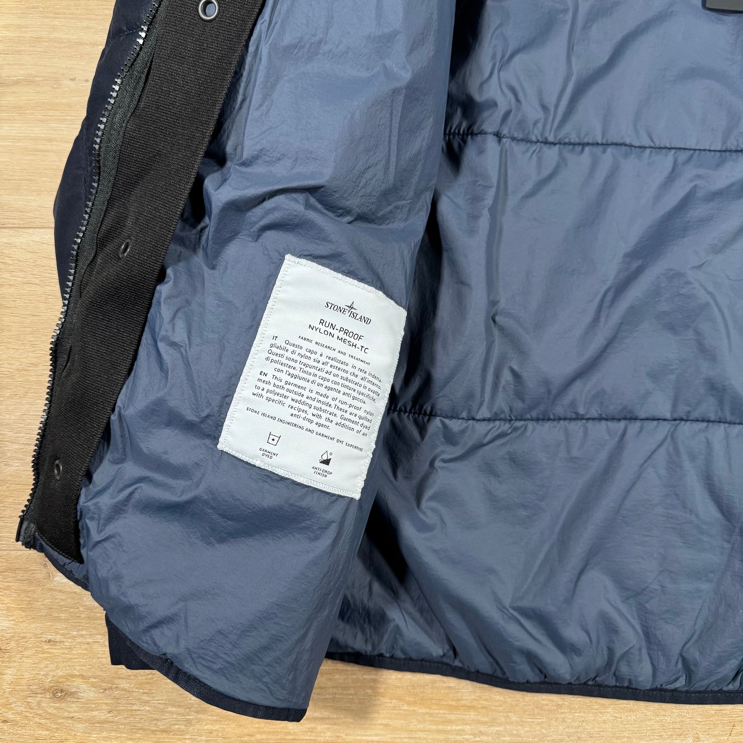 Stone Island Run-Proof Nylon Mesh-TC Reversible Jacket in Navy
