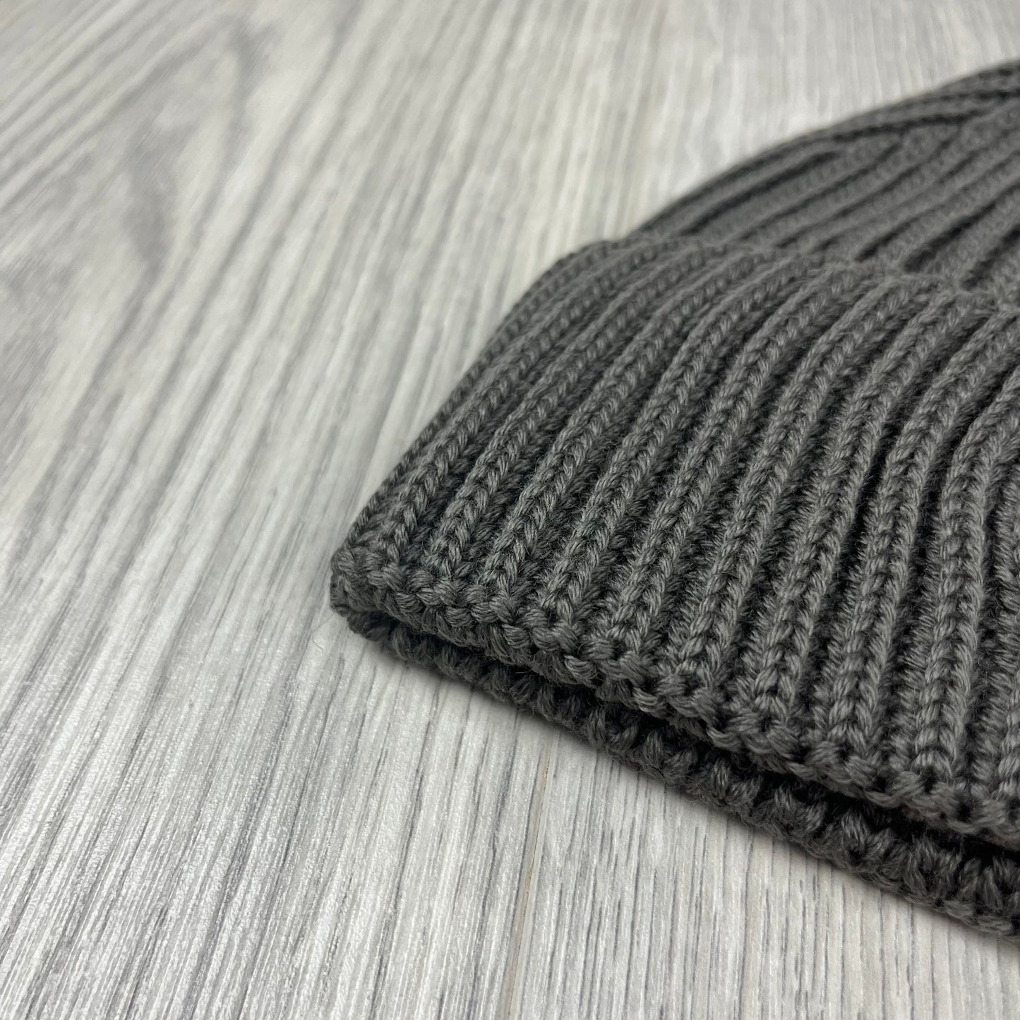 CP Company Lens Beanie - Walnut
